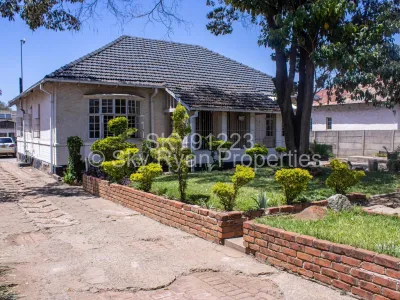 Commercial Property for Sale in Avenues