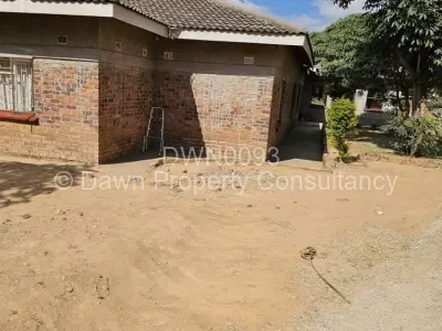 House For Sale in Chinhoyi