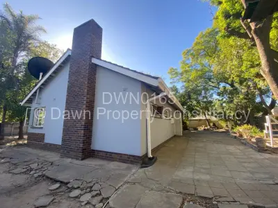 House For Sale in Queensdale