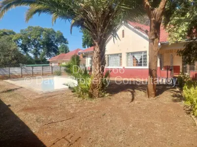 House For Sale in Famona