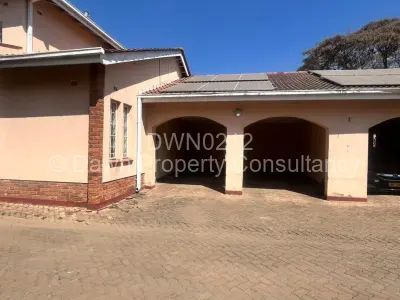 Townhouse/Cluster For Sale in Newlands