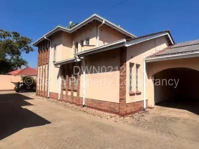 Townhouse/Cluster For Sale in Newlands