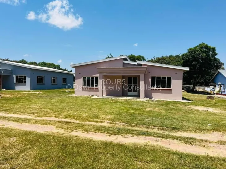 Townhouse/Cluster For Sale in Waterfalls