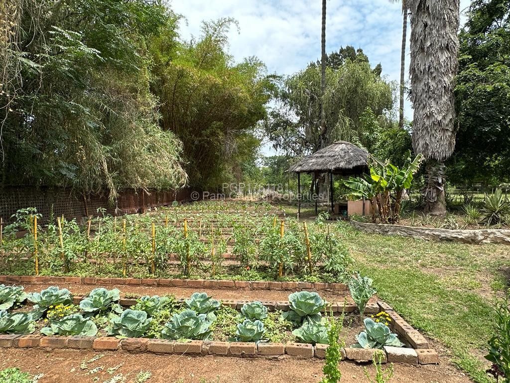 House For Sale in Glengarry Pam Golding Properties