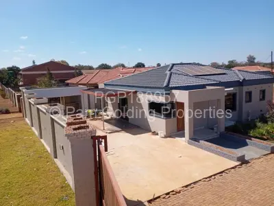Townhouse/Complex/Cluster for Sale in North End
