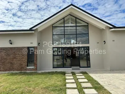Townhouse/Complex/Cluster to Rent in Hatfield