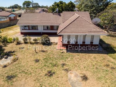 House for Sale in Waterfalls