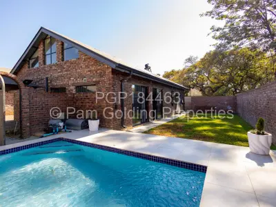 Townhouse/Complex/Cluster to Rent in Eastlea