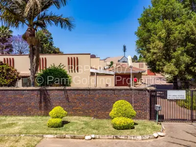 Cottage/Garden Flat for Sale in Kensington