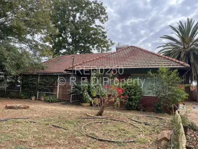 House for Sale in Famona