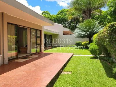 Townhouse/Cluster For Rent in Suburbs