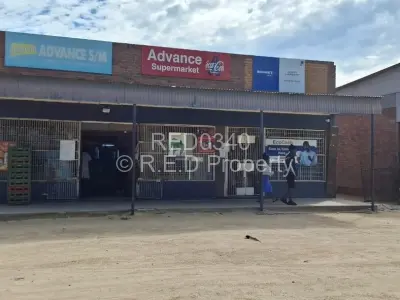 Retail/Shop For Sale in Luveve