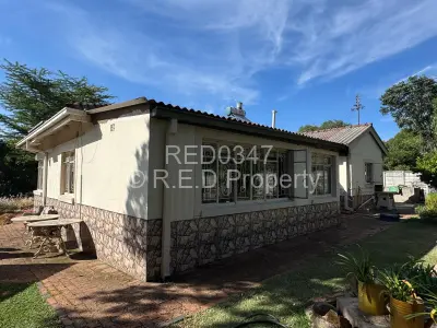 House For Sale in Burnside