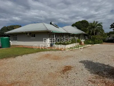 House For Sale in Famona