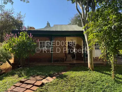 Townhouse/Cluster For Sale in Suburbs