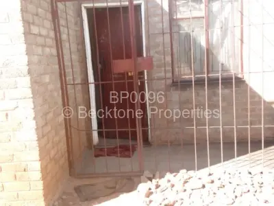 House For Sale in Emganwini