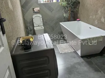 Townhouse/Cluster For Sale in Selbourne Park