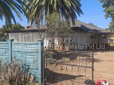 House For Sale in Queens Park East