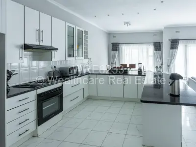 Townhouse/Cluster For Sale in Newlands