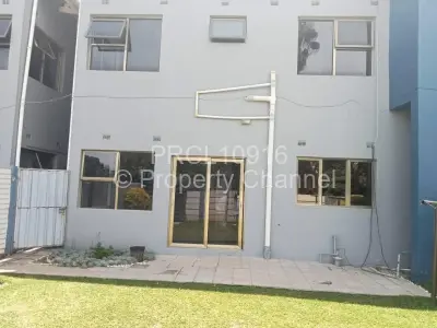 Flat/Apartment For Rent in Newlands