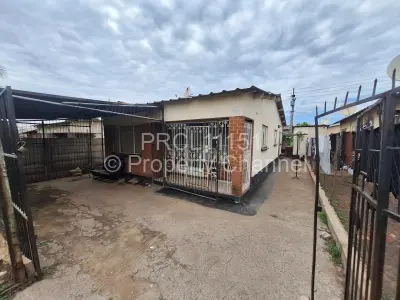 House For Sale in Glen View