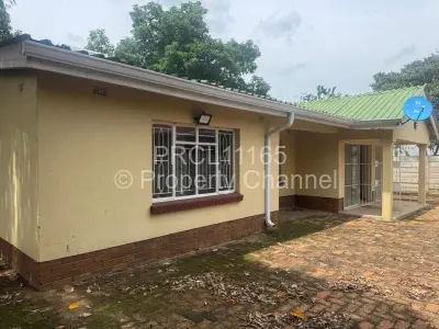 Cottage/Garden Flat For Rent in Borrowdale West