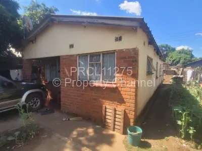 House For Sale in Glen View