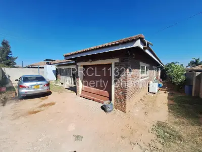 House For Sale in Mainway Meadows