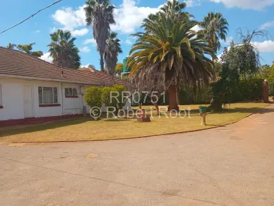 Townhouse/Complex/Cluster to Rent in Hillside