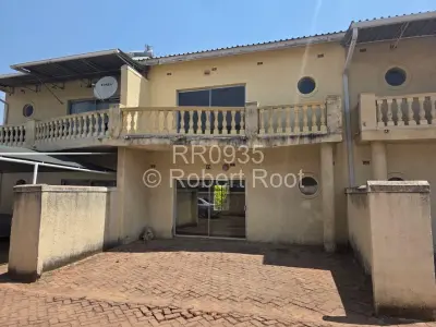 Townhouse/Complex/Cluster to Rent in Monavale