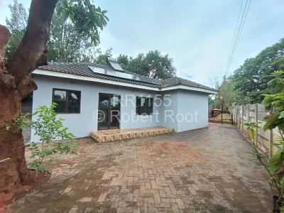 Cottage/Garden Flat For Rent in Marlborough