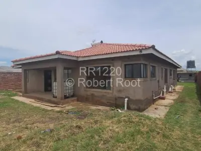 House For Sale in Haydon Park