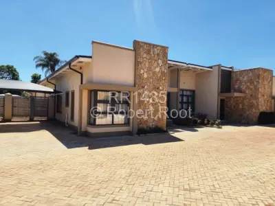 Townhouse/Cluster For Rent in Pomona