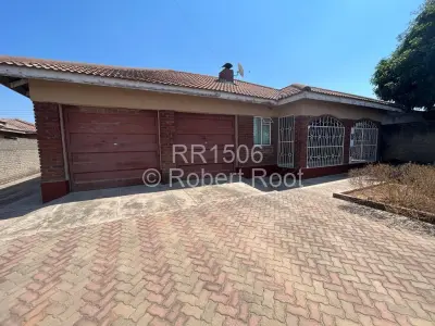 House For Rent in Zimre Park