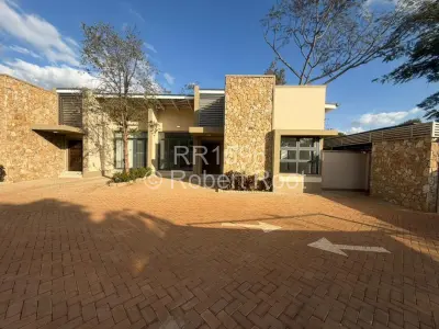 Flat/Apartment For Rent in Pomona