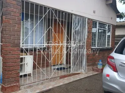 House For Sale in Glen View