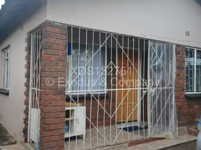 House For Sale in Glen View