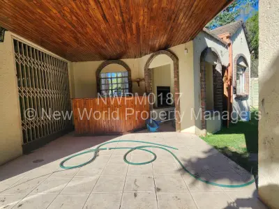 Townhouse/Cluster For Rent in Newlands