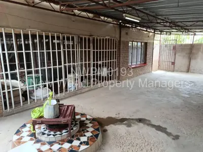 House For Sale in Zengeza