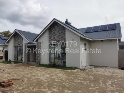 Townhouse/Cluster For Sale in Borrowdale West
