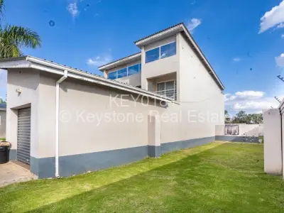 Townhouse/Cluster For Sale in Avondale West