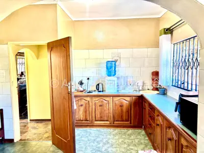 House For Sale in Douglasdale