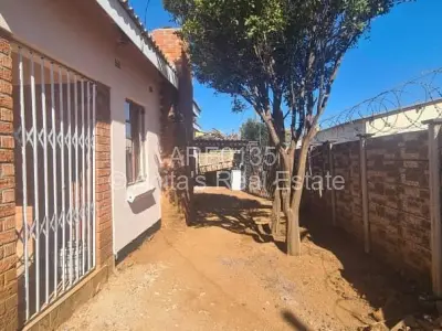House For Sale in Nketa