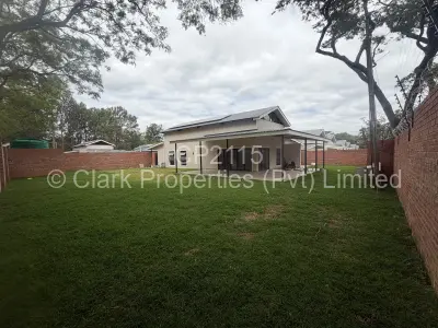 Townhouse/Cluster For Sale in Newlands