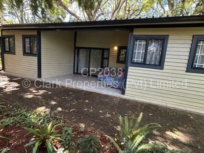 Cottage/Garden Flat For Rent in Greendale North