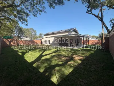 Townhouse/Cluster For Sale in Newlands