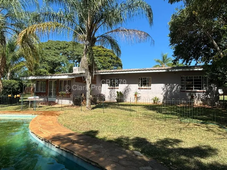 House for Sale in Banket