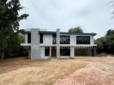 Townhouse/Cluster For Sale in Highlands