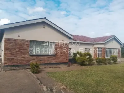 House for Sale in Lochinvar