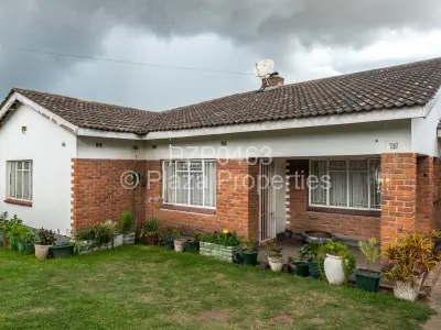 House For Sale in Zimre Park